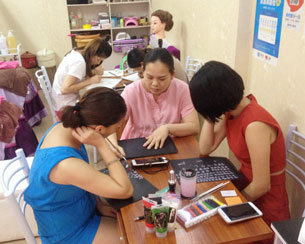 【南寧美甲學(xué)?！繉W(xué)員專訪丨幸福生活是要靠自己努力拼搏得來的