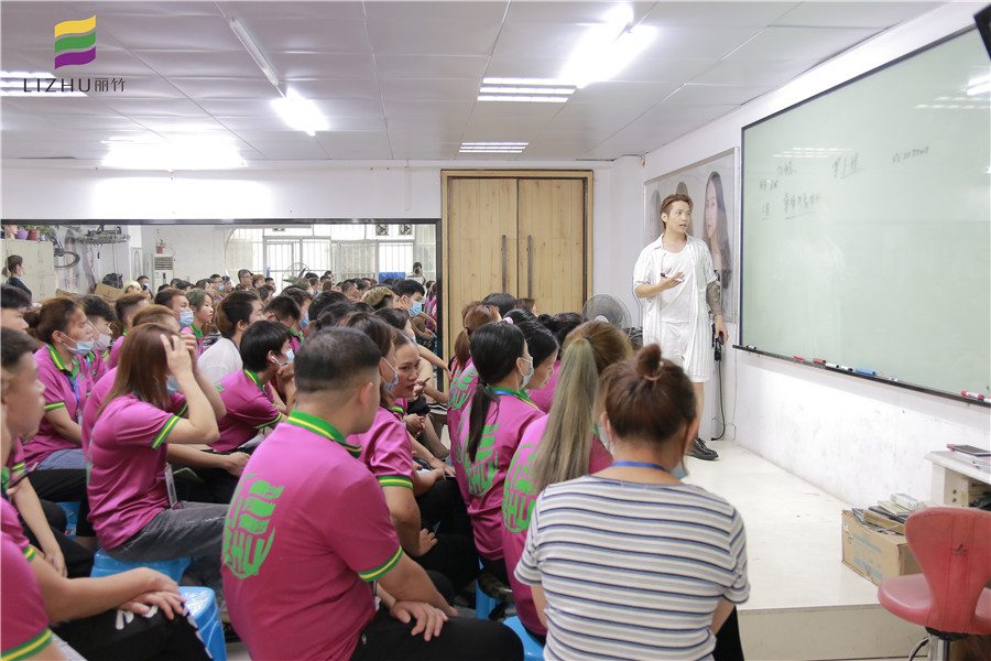 麗竹邀請尊澤美容美發(fā)店就業(yè)宣講