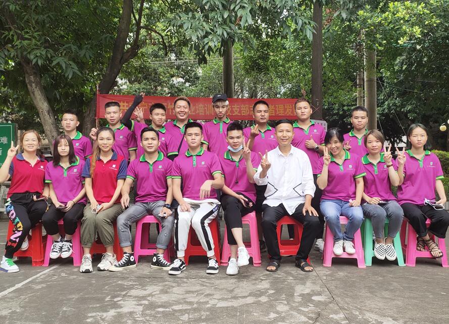 麗竹公益理發(fā)隊所到之處遍地開花