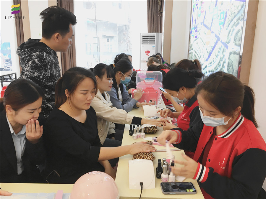 來吧！展示！麗竹美甲班的學(xué)員們