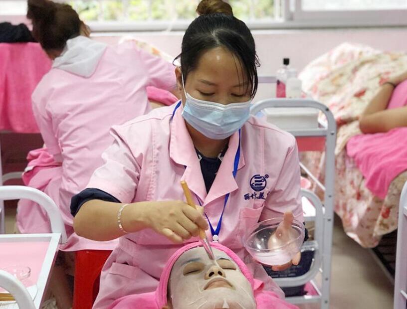 美容學(xué)員感言：感謝“小太陽(yáng)”和“小棉襖”