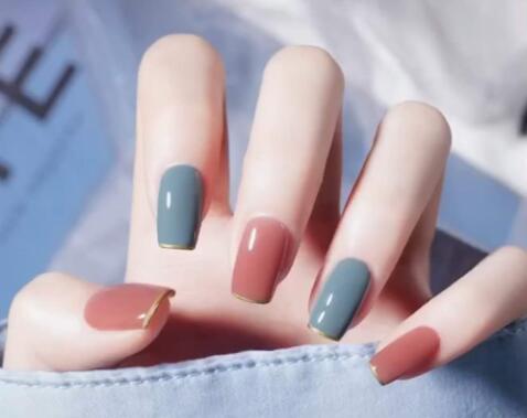 南寧美甲培訓(xùn)課程：卸甲水和洗甲水的區(qū)別