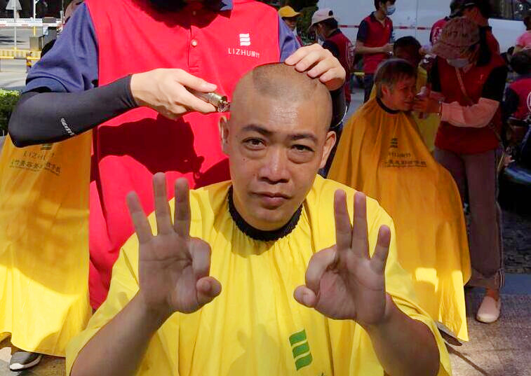 義剪活動受點贊，看看廣西美發(fā)學(xué)校哪家實踐機(jī)會多