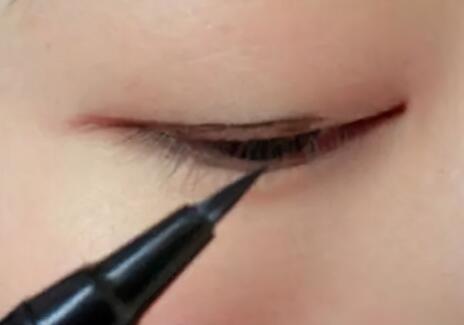 看了就會的眼線教程~