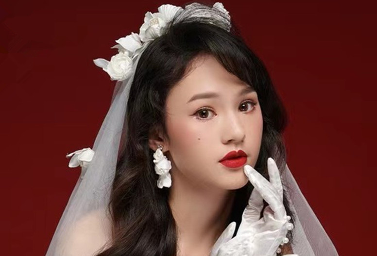 披發(fā)新娘造型