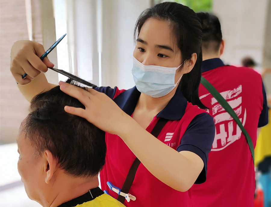 南寧美發(fā)學(xué)校真人實踐，麗竹美發(fā)學(xué)校沖沖沖