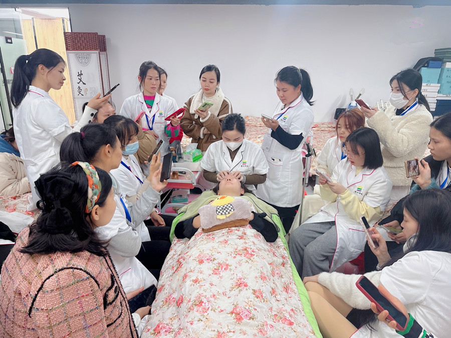 油性皮膚如何快速恢復(fù)自然狀態(tài)？廣西皮膚管理師分享