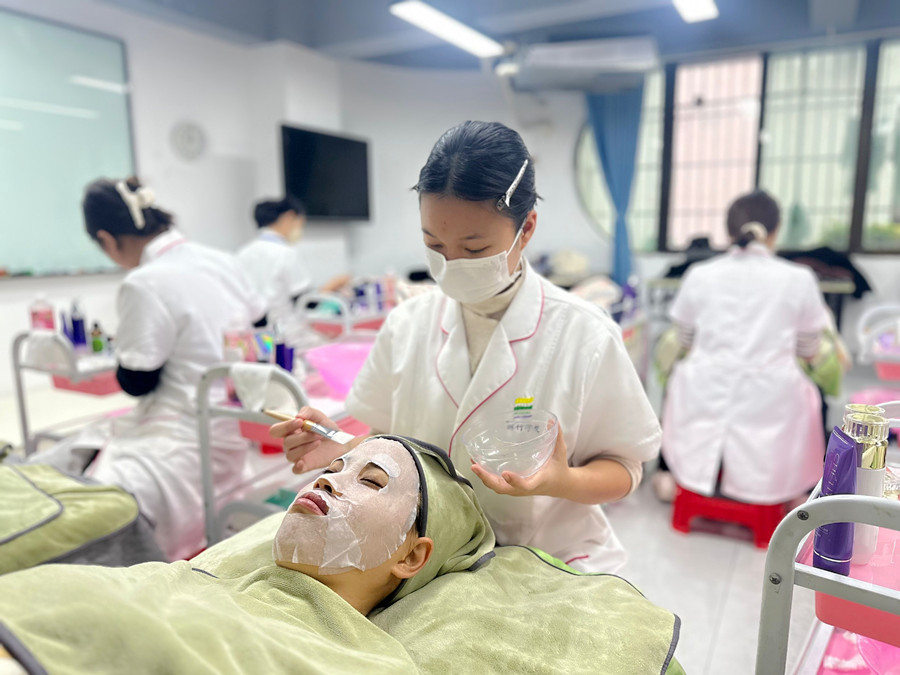 如何去除濁相？南寧皮膚管理師教你