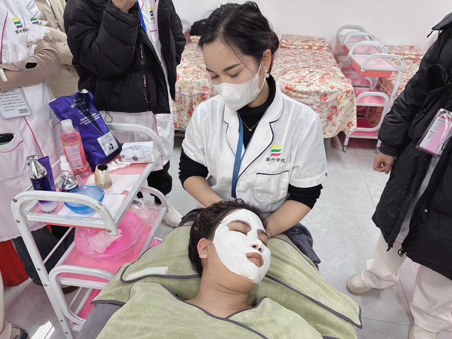 夏季肌膚老化快的原因，廣西美容護(hù)膚中心分析