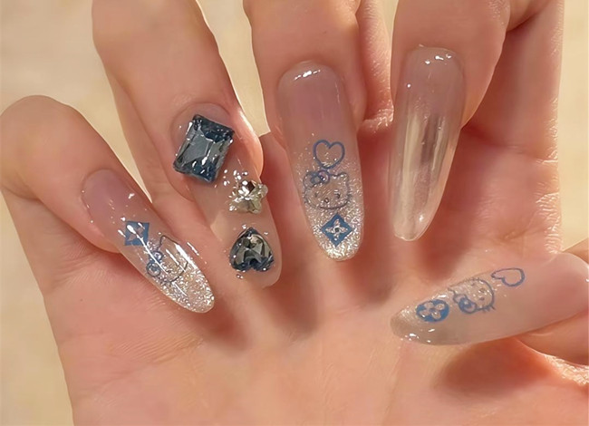 顯白藍色美甲，廣西美甲暑期速成班收集分享