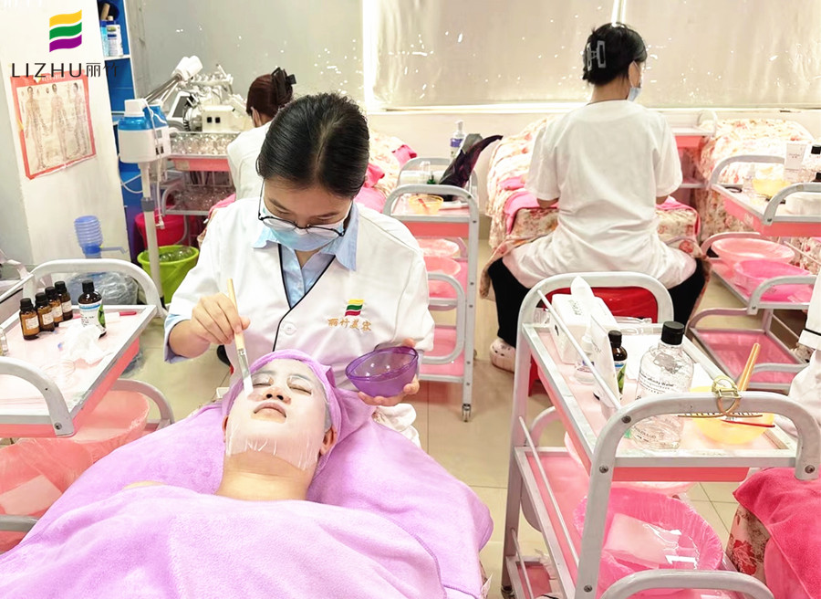 皮膚管理零基礎(chǔ)：秋冬季的護(hù)膚重點,