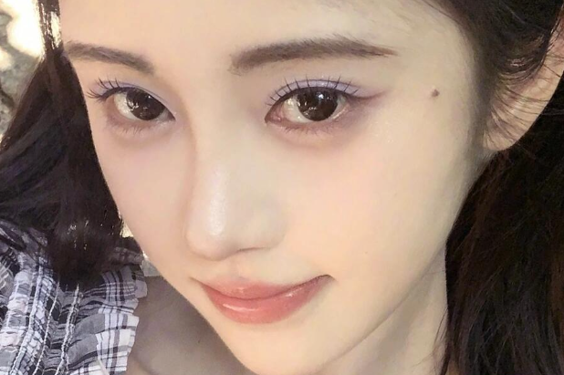 溫柔香芋紫眼妝，學(xué)女明星同款?yuàn)y容