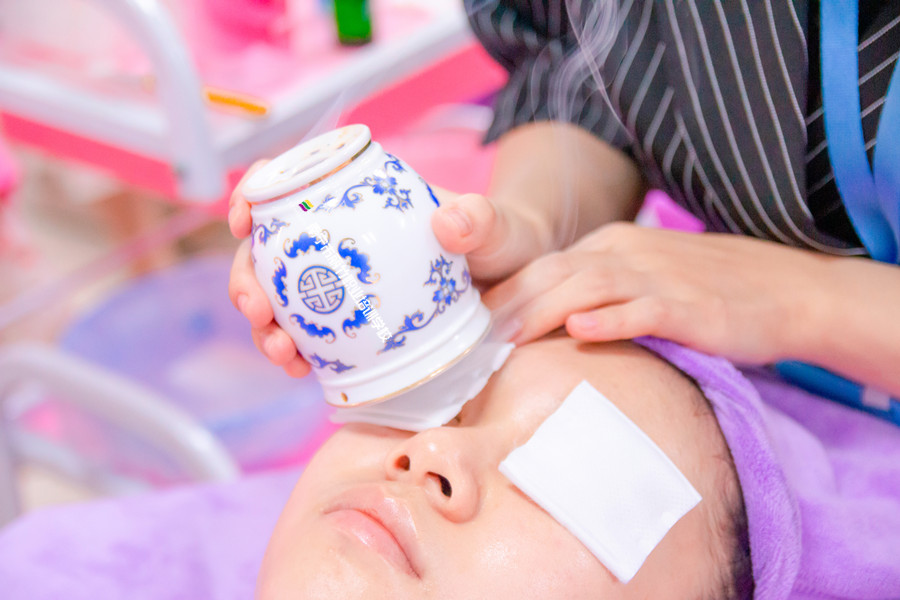 日常眼部護(hù)理貼士，南寧美容皮膚護(hù)膚學(xué)校收集