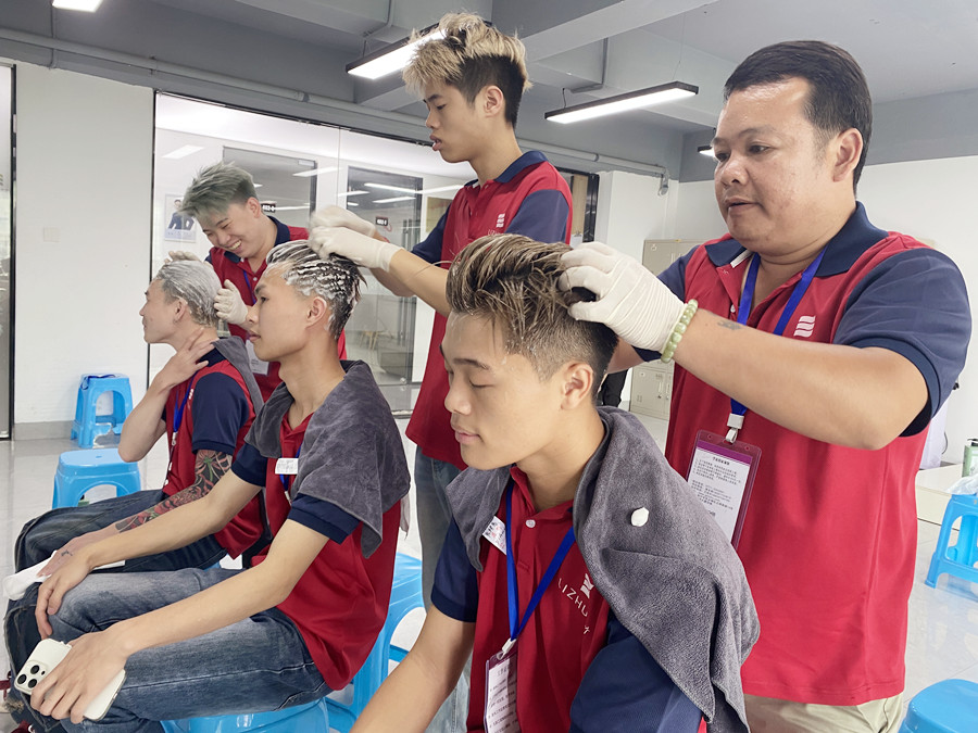 南寧洗頭培訓(xùn)：中式洗頭如何快速氣泡？