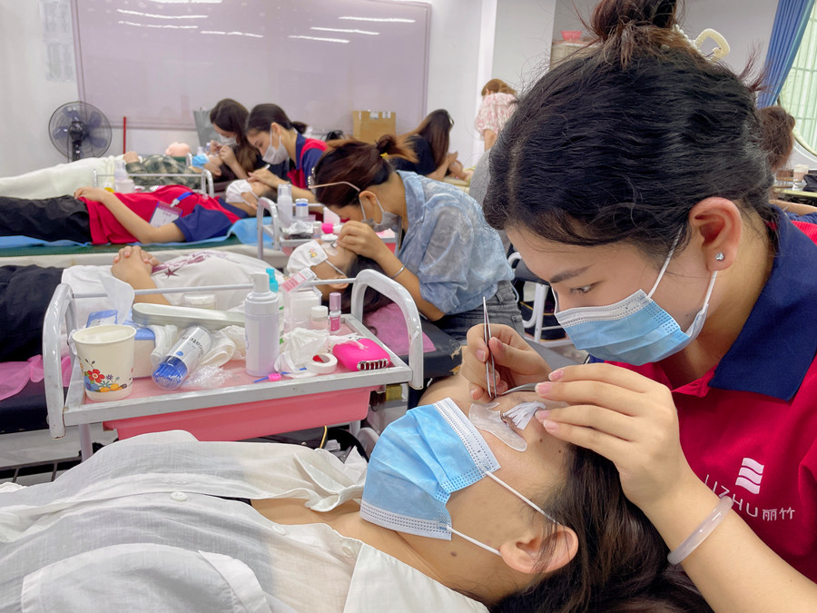 美睫師必需具備的基本功，學(xué)美睫0基礎(chǔ)