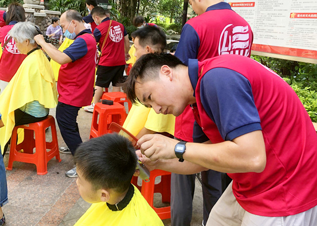 廣西美發(fā)實(shí)踐外出：義剪活動(dòng)收獲居民好評(píng)