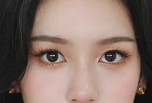 富家千金眼妝調(diào)整思路，化妝入門(mén)初學(xué)者教程