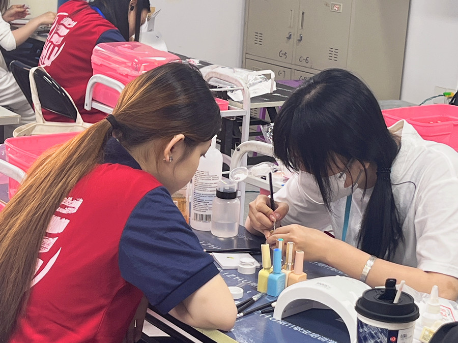 南寧美甲學(xué)習(xí)：零基礎(chǔ)學(xué)美甲無從下手？