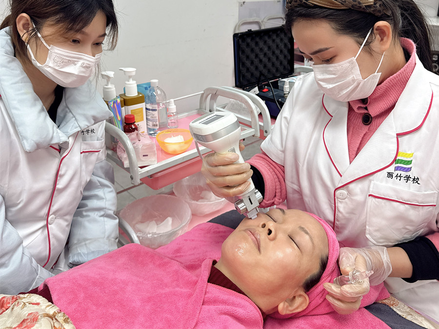 操作水光的步驟關(guān)鍵，南寧皮膚管理培訓(xùn)